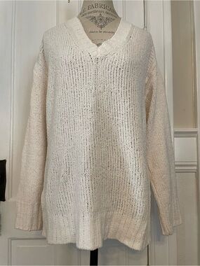 Tommy Bahama Cream V-Neck Lightweight Knit Sweater